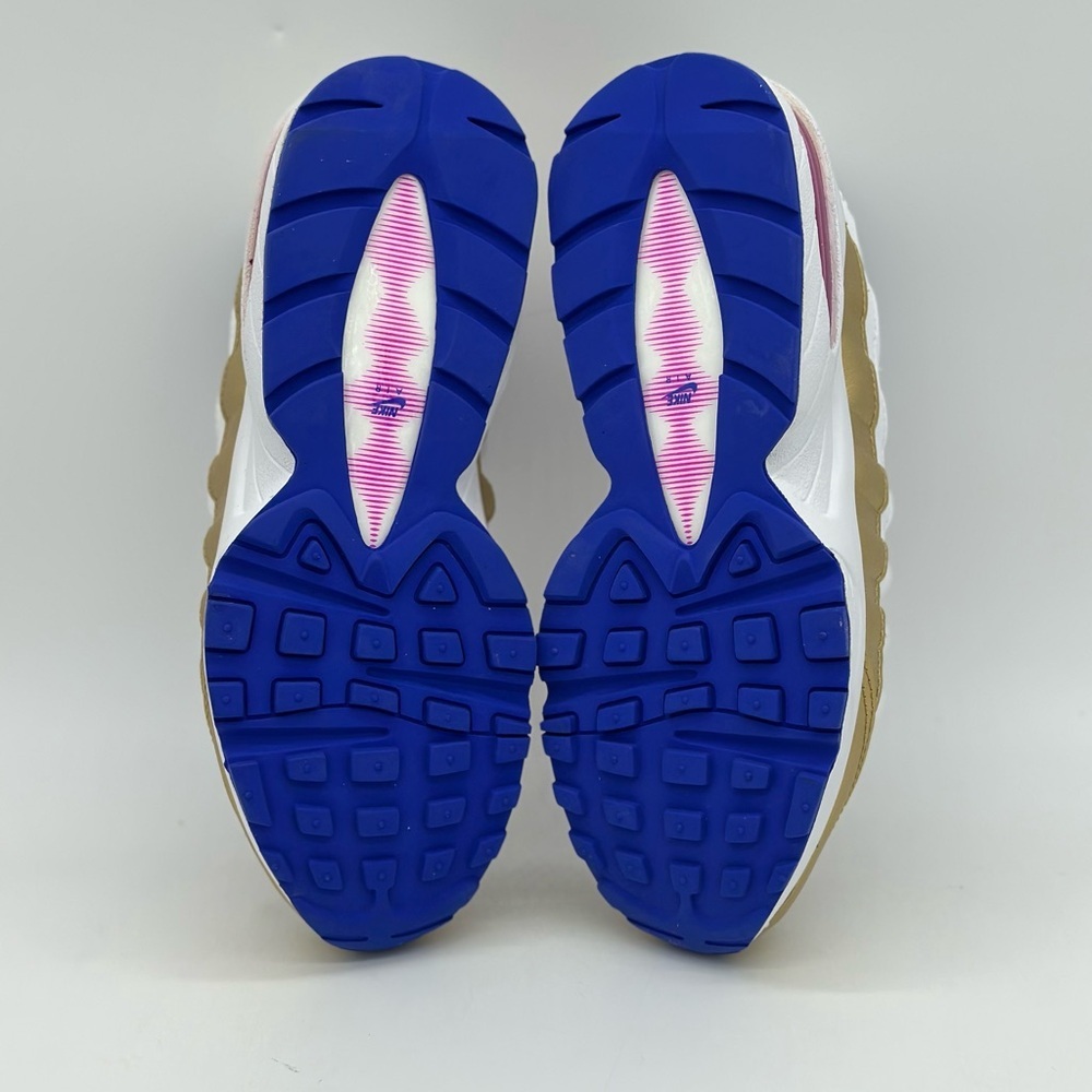 Nike White and Pink Sneakers Retro-Inspired Design - Picture 6 of 8